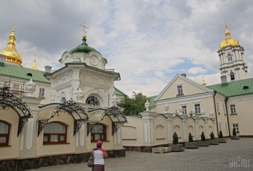 В Раді ініціюють перевірку Почаївської лаври, яку окупувала УПЦ МП