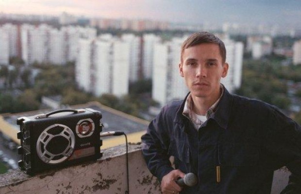 Російський репер заявив про відмову у в'їзді до України, незважаючи на дозвіл СБУ