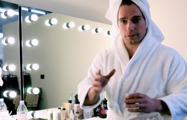 Исполнитель роли Супермена сбрил усы, которые обошлись кинокомпании в $25 миллионов (видео)