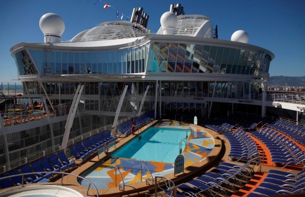 18 палуб и бионический бар: в Испании представили самый большой круизный лайнер в мире (фоторепортаж)