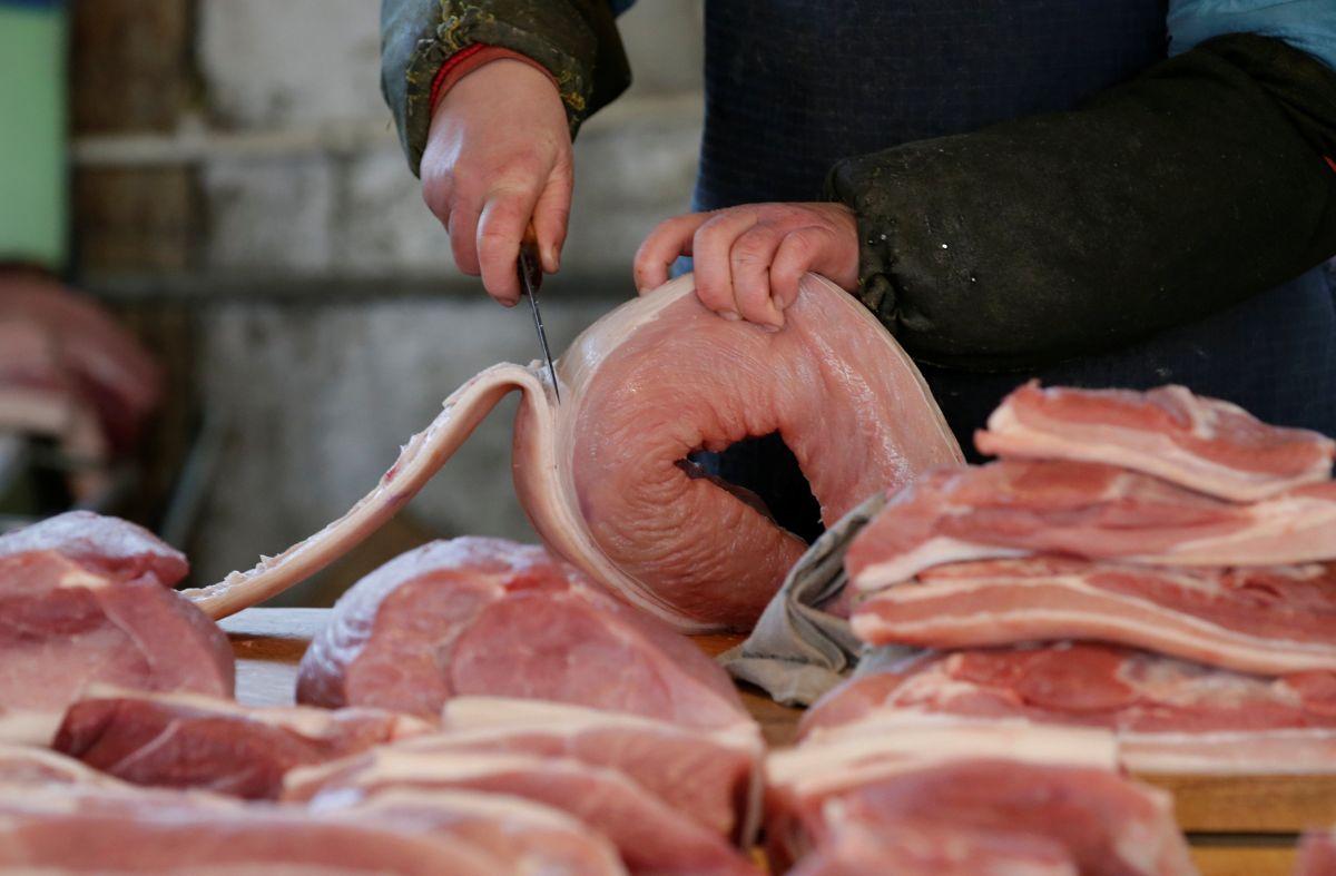 Кілограм свинини коштує 120-160 гривень / фото REUTERS