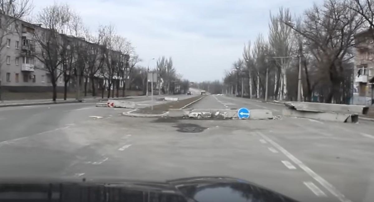 Террорист Ходаковский заявил, что ни укреплений, ни личного состава на окраинах города нет / Скриншот Террорист Ходаковский заявил, что ни укреплений, ни личного состава на окраинах города нет / Скриншот
