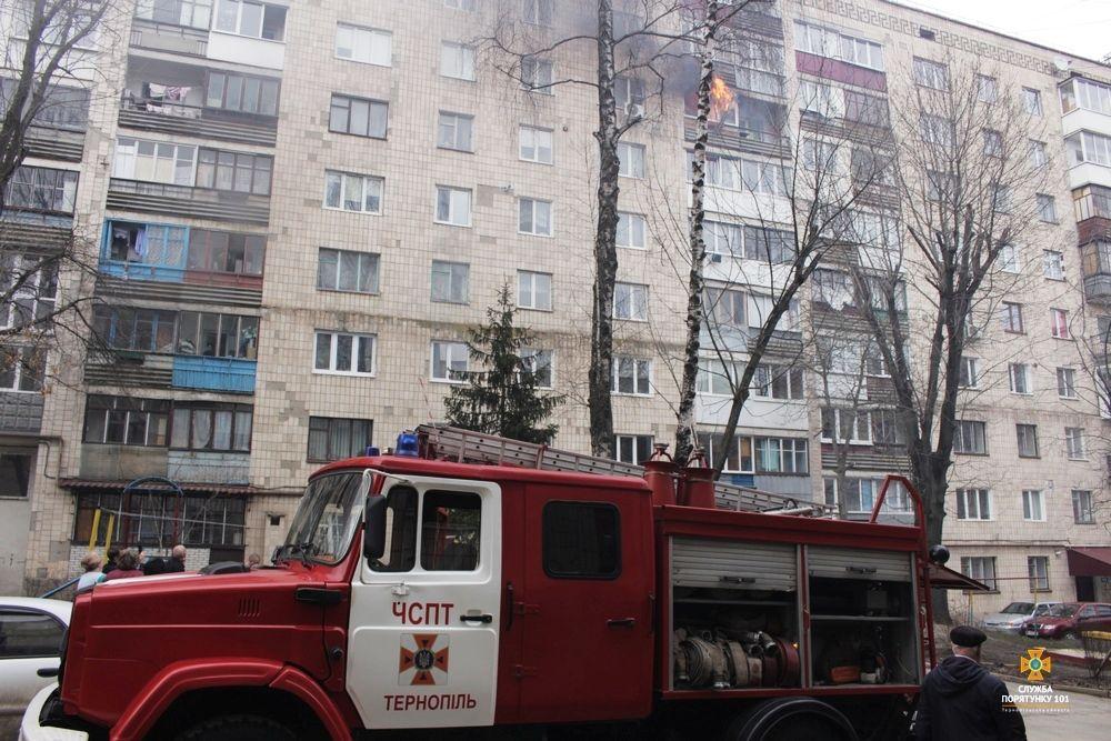 Через пожежу евакуювали 62 людини / фото ДСНС Через пожежу евакуювали 62 людини / фото ДСНС
