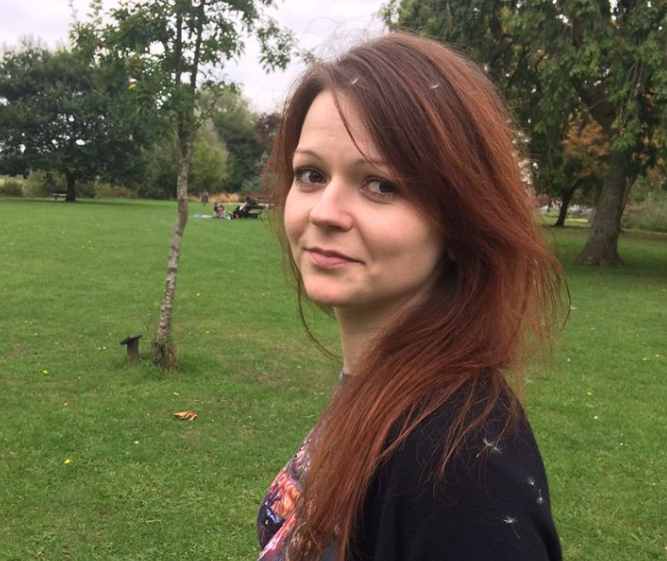 Отвечая на вопрос о состоянии отца, Юлия рассказала, что у него все нормально / фото facebook.com/julia.skripal