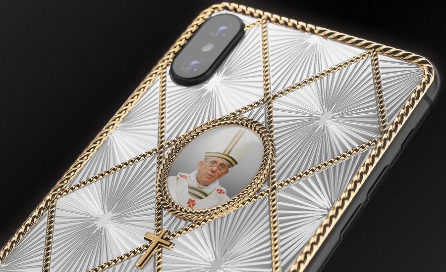На католицької версії iPhone X зображений Папа Римський Франциск / фото caviar-phone.ru На католицької версії iPhone X зображений Папа Римський Франциск / фото caviar-phone.ru