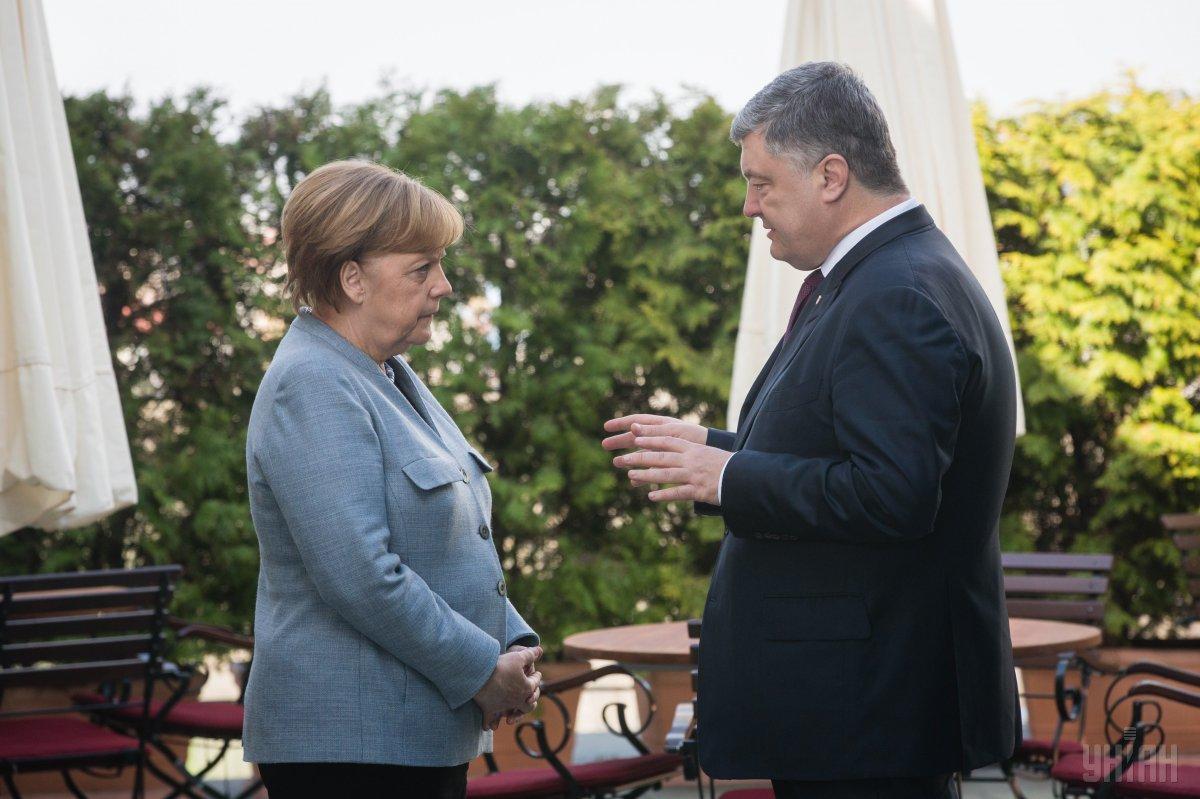 Порошенко в Берлине постарался убедить Меркель в наличии политической составляющей продвигаемого Россией газопровода NordStream-2  / фото УНИАН