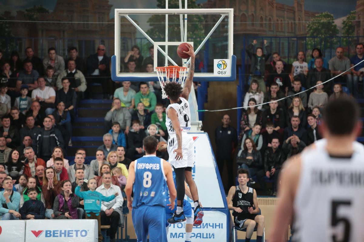 &quot;Мавпи&quot; обіграли &quot;Миколаїв&quot; в стартовому матчі півфіналу в Черкасах / fbu.ua