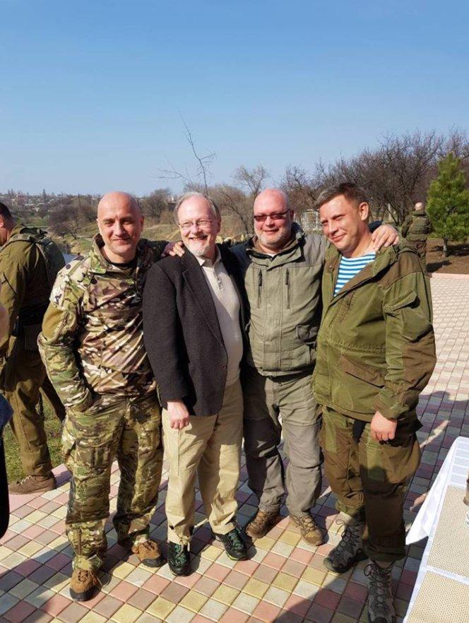Американський актор побував у гостях у терористів / фото twitter.com/zaharprilepin Американський актор побував у гостях у терористів / фото twitter.com/zaharprilepin