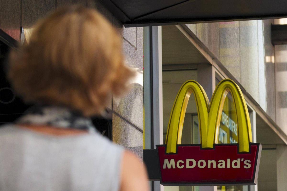 McDonald's в РФ получит новое имя: выбирают между "Весело и вкусно" и "Только так" / иллюстрация REUTERS