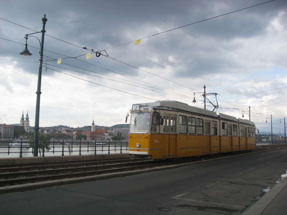 Знаменитый желтый трамвай №2 в Будапеште / фото Марина Григоренко