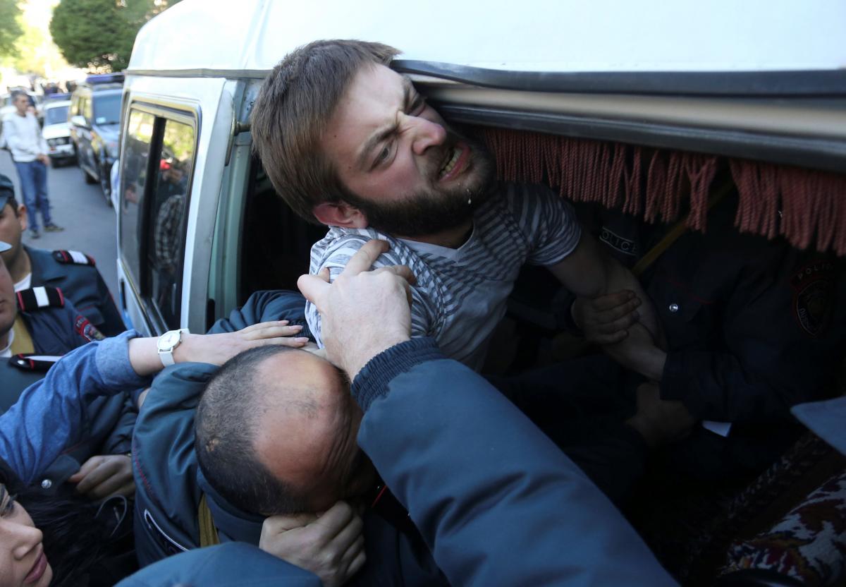 Протесты в Ереване / REUTERS
