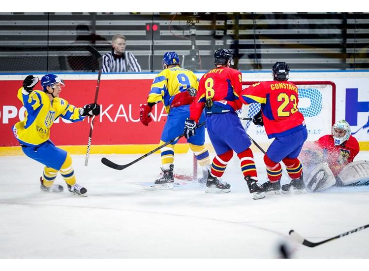Збірна України обіграла Румунію у першому матчі ЧС / iihf.com Збірна України обіграла Румунію у першому матчі ЧС / iihf.com