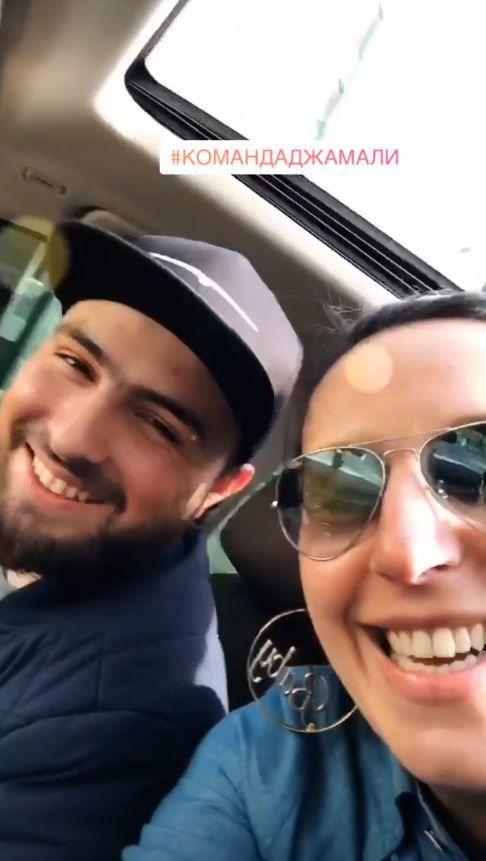 Команда Джамалы: звездная мама собрала всю семью на шоу 'Голос країни' (фото) Команда Джамалы: звездная мама собрала всю семью на шоу 'Голос країни' (фото)