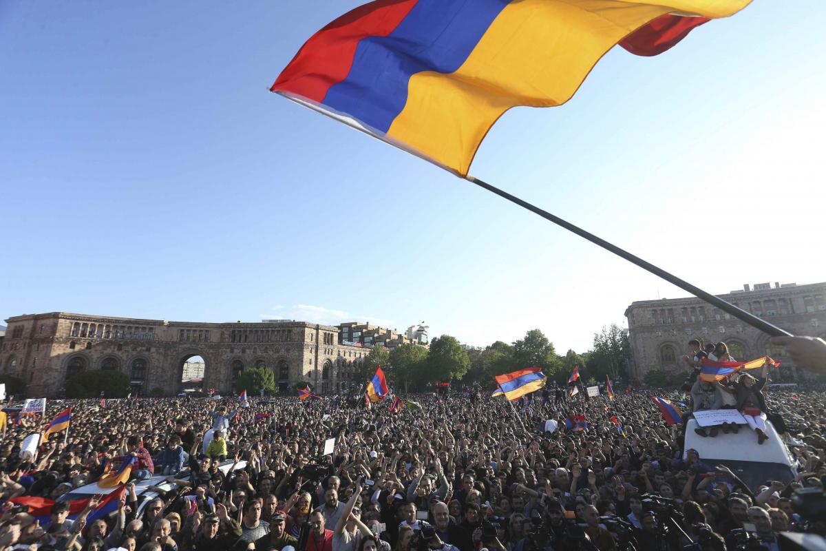 В Армении протестуют даже после отставки премьера и правительства / REUTERS/ Vahram Baghdasaryan/Photolure