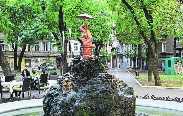 Вандали пошкодили пам&#039;ятник архітектури «Німфа» / фото odessa.online