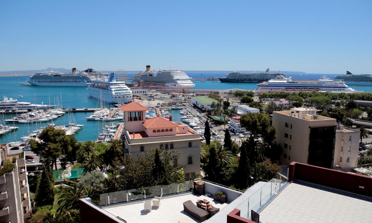 Из Пальма-де-Майорки начнут выживать туристов / фото REUTERS