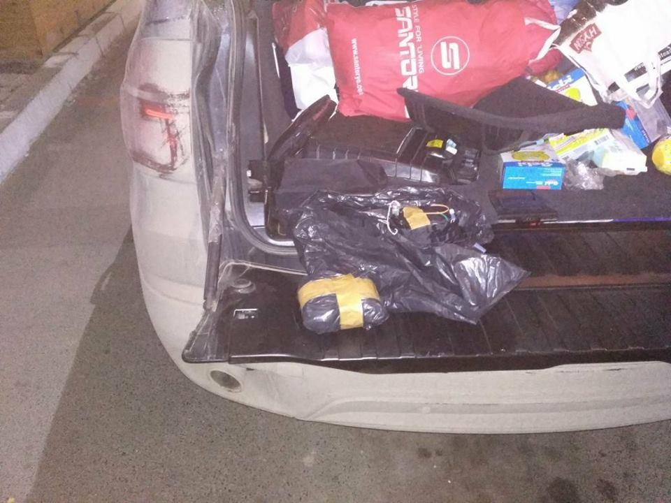 Водитель задержан. Взрывное устройство и автомобиль передан правоохранителям / Александр Власов via Facebook