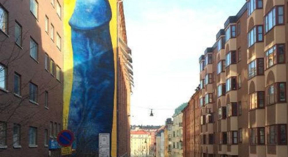 poyavilsya-iz-stenki-chlen-tsena-za-gruzinskuyu-devushku-za-seks