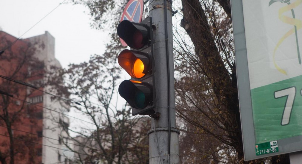 Отмена желтого сигнала светофора в Украине не снизит аварийность на ...
