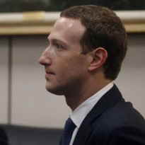 Цукерберг извинился за недостаточную защиту данных пользователей Facebook
