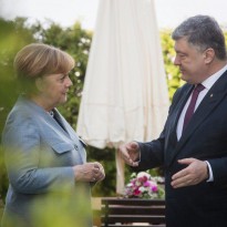 President Poroshenko holds phone conversation with Merkel