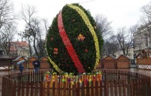 В центре Львова установили главную писанку (фото)