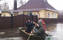 Town flooded in Sumy region, police evacuate locals