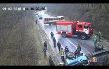 Привіт Укравтодору: на Тернопільщині через яму на дорозі перекинувся і загорівся молоковоз (фото, відео)