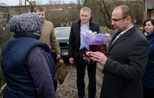 Багатодітна жителька Тернопільщини, яка народила 11 дітей, отримала почесне звання «Мати-героїня» (фото)