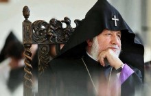 Католикос всех армян отправился в Ватикан для открытия памятника святому Григору Нерекаци
