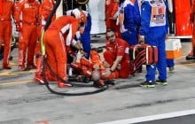 Гонщик Формули-1 Райкконен здійснив невдалий піт-стоп, зламавши ногу своєму механіку (відео)
