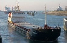 У Чорноморську моряк вже півтора місяця залишається забарикадованим на судні через борг із зарплати