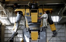 В Японии продемонстрировали биполярного робота Land Walker (фоторепортаж)