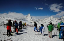 В Швейцарії лавина поховала під собою лижників