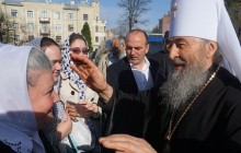 Накануне Антипасхи Предстоятель УПЦ возглавил всенощное бдение в Кафедральном соборе Черновцов