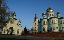 В день Антипасхи митрополит Онуфрий совершил Литургию в Банченском монастыре