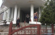 У Києві біля скандального "будинку Арбузова" сталася стрілянина, є постраждалі (фото)