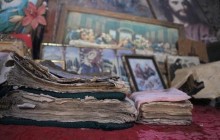 У Грузії на межі розпаду та зникнення знаходяться історичні богослужбові книги