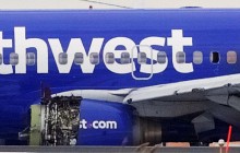 У США пасажирський літак здійснив аварійну посадку через тріснутий ілюмінатор (відео)