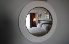 У Дубаї відкривають плавучий готель на базі легендарного круїзного лайнера (фоторепортаж)