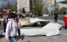 У Києві на пенсіонерку впав металевий лист обшивки з новозбудованого ТРЦ (фото)