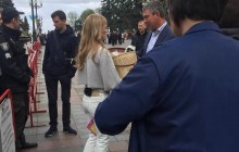 "Це просто дно": ведуча Фреймут вляпалася у черговий скандал - біля Ради роздавала кошенят абикому (фото)