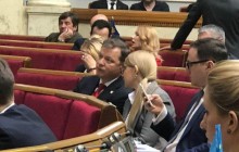 Вибори на носі: у соцмережі гадають, про що Тимошенко говорила з Ляшком у Раді