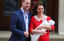 В британском зоопарке верблюда назвали в честь новорожденного принца Луи (видео)