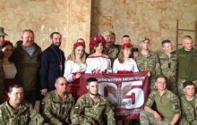 Священик з Чернігівщини передав військовим у зону АТО великодні подарунки від земляків