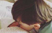 Жена Омеляна показала фото новорожденной дочери