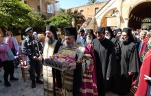 У містах Греції перебуває святиня з монастиря Сімонопетра - рука святої Марії Магдалини (фото)