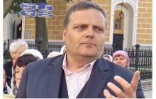 В соцсетях заявили об избиении радикалами главы Союза православных братств Валентина Лукияника