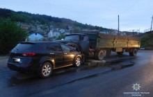 На Тернопільщині Subaru зіткнулась із ЗІЛом, водій легкового авто загинув (фото)