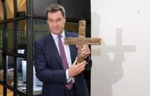 Большинство жителей Баварии высказались против установки крестов на официальных учреждениях